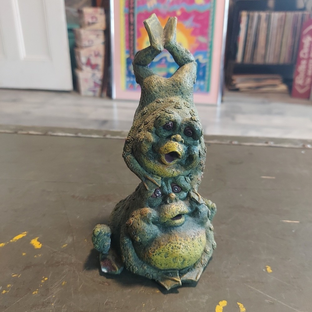 Character Collectibles Frog Follies Acrobatic Stacked Frogs Figurine Green 5in